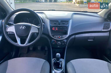 Седан Hyundai Accent 2011 в 