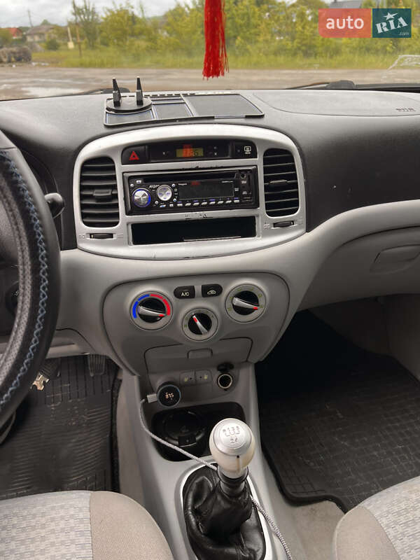 Седан Hyundai Accent 2008 в Надворной