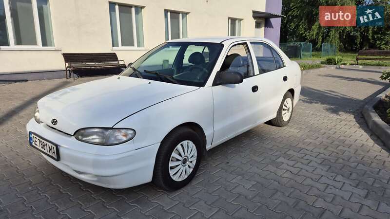 Ліфтбек Hyundai Accent 1996 в Кам'янському