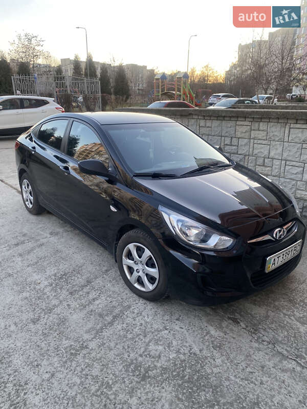Седан Hyundai Accent 2012 в Ивано-Франковске