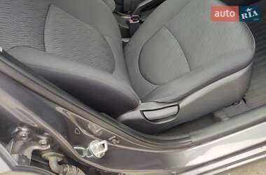 Седан Hyundai Accent 2013 в 
