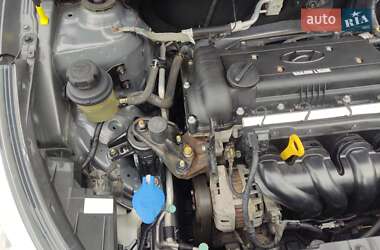 Седан Hyundai Accent 2013 в 
