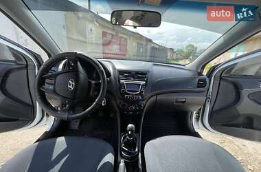 Седан Hyundai Accent 2012 в 