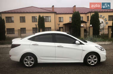 Седан Hyundai Accent 2013 в 