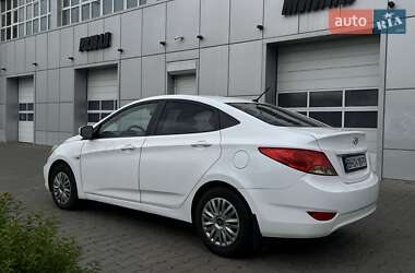 Седан Hyundai Accent 2011 в 