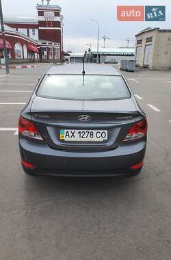 Седан Hyundai Accent 2011 в 