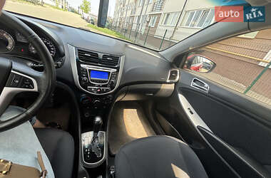 Седан Hyundai Accent 2012 в 
