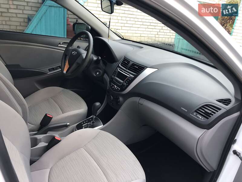 Седан Hyundai Accent 2016 в Гайсине