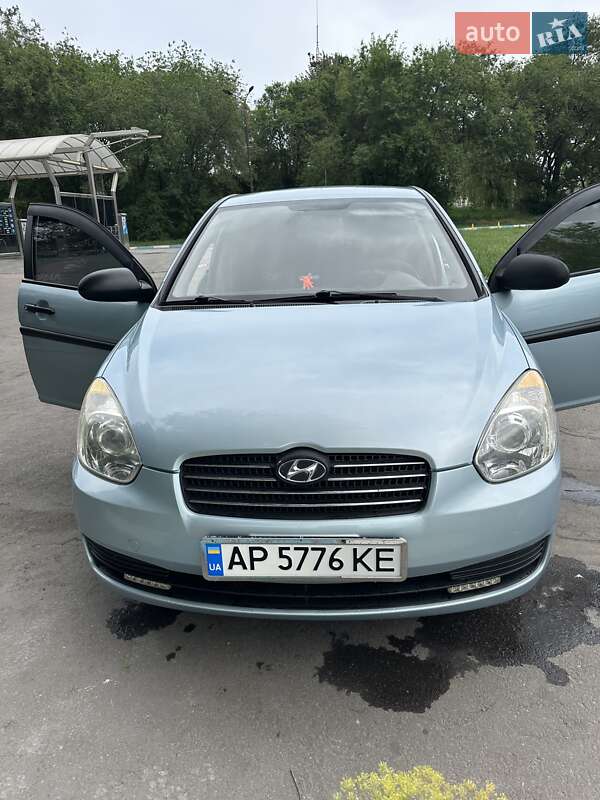 Hyundai Accent 2010