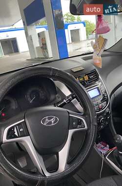 Седан Hyundai Accent 2011 в 