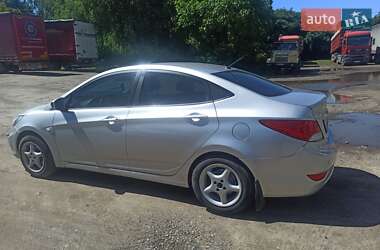 Седан Hyundai Accent 2011 в Черновцах