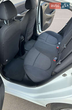 Седан Hyundai Accent 2011 в 