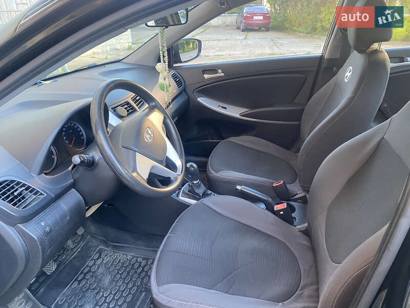 Седан Hyundai Accent 2012 в Ивано-Франковске