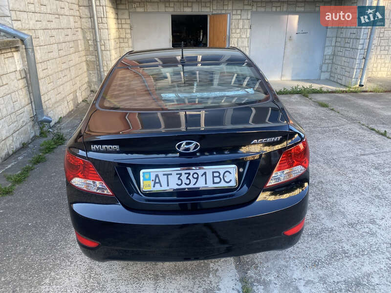 Седан Hyundai Accent 2012 в Ивано-Франковске