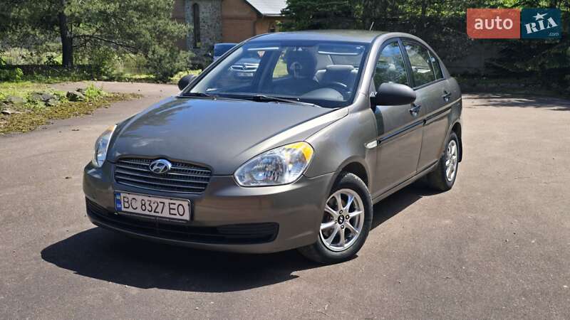 Седан Hyundai Accent 2010 в 