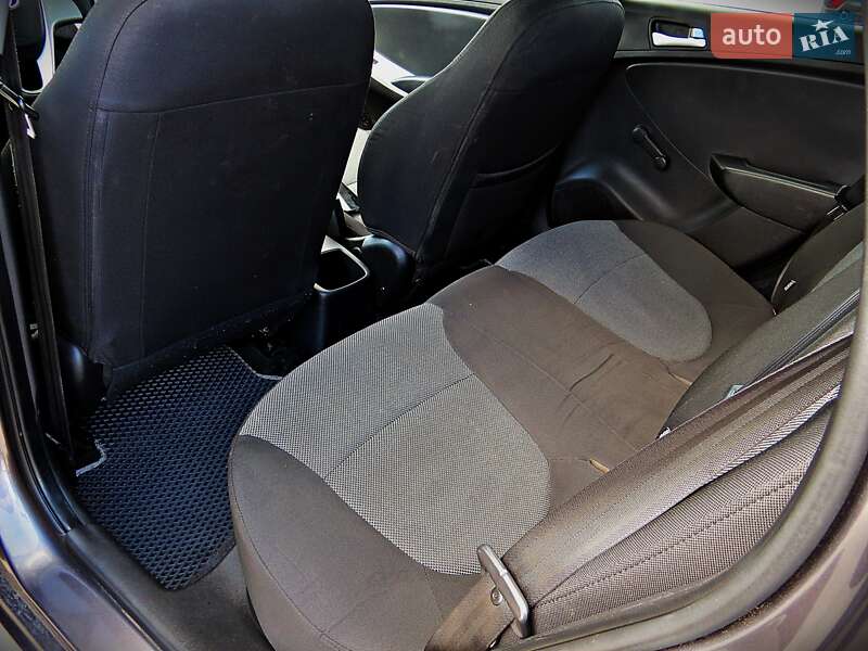 Седан Hyundai Accent 2011 в Черкасах