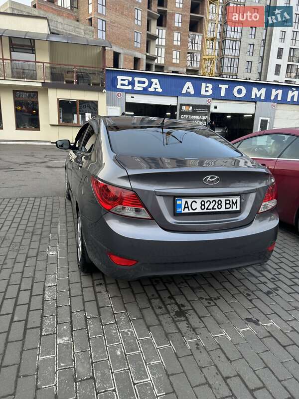 Седан Hyundai Accent 2013 в Луцке