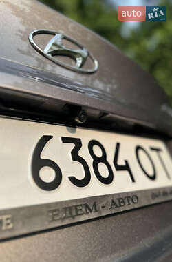 Седан Hyundai Accent 2013 в 