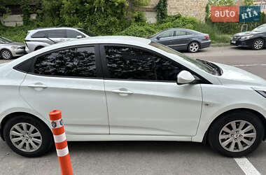 Седан Hyundai Accent 2012 в 