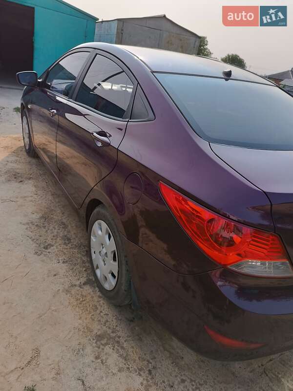 Седан Hyundai Accent 2011 в Чугуєві фото 3 Седан Hyundai Accent 2011 в Чугуєві