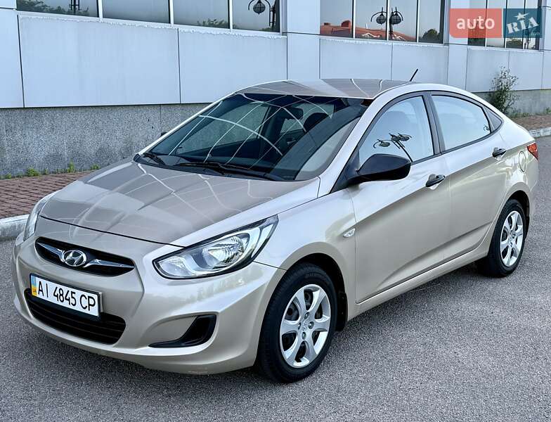 Седан Hyundai Accent 2011 в 