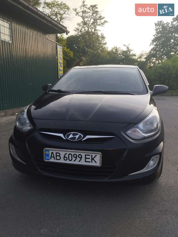 Седан Hyundai Accent 2013 в Ладыжине