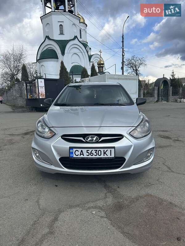 Седан Hyundai Accent 2013 в Корсунь-Шевченківському