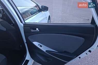 Седан Hyundai Accent 2013 в 