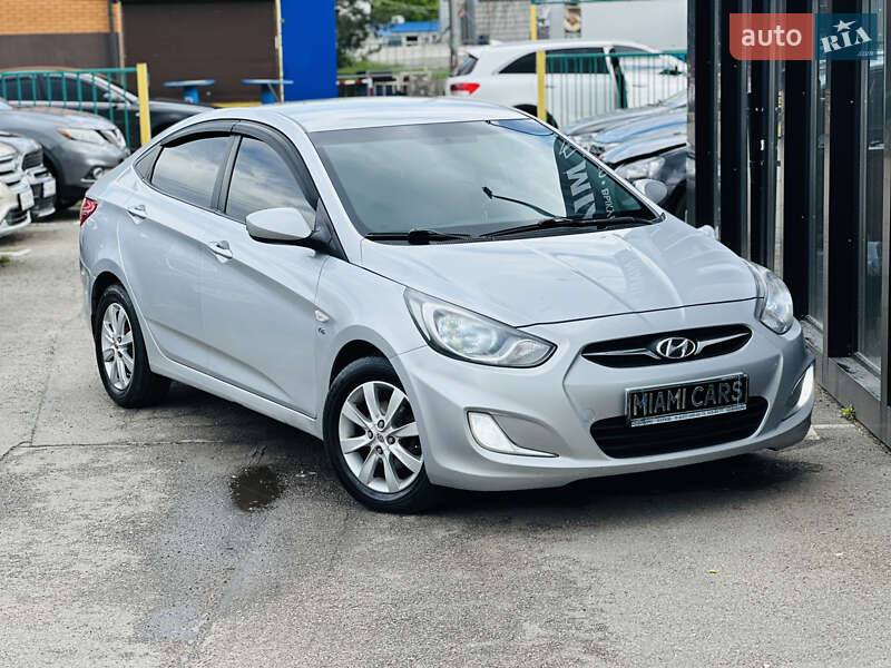 Hyundai Accent 2012