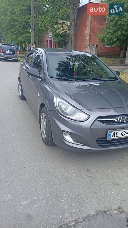 Седан Hyundai Accent 2013 в Дніпрі
