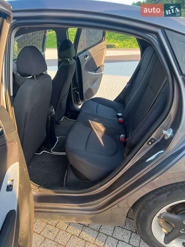 Седан Hyundai Accent 2011 в Львове