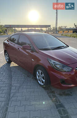 Седан Hyundai Accent 2013 в 