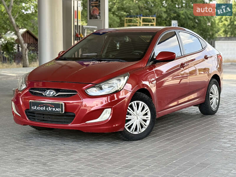 Hyundai Accent 2011