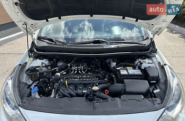 Седан Hyundai Accent 2013 в 