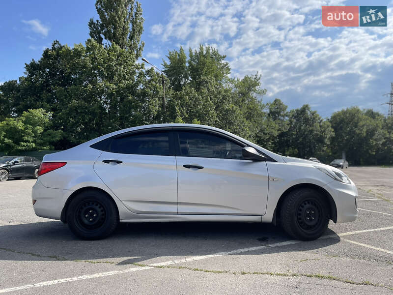 Седан Hyundai Accent 2013 в Харькове