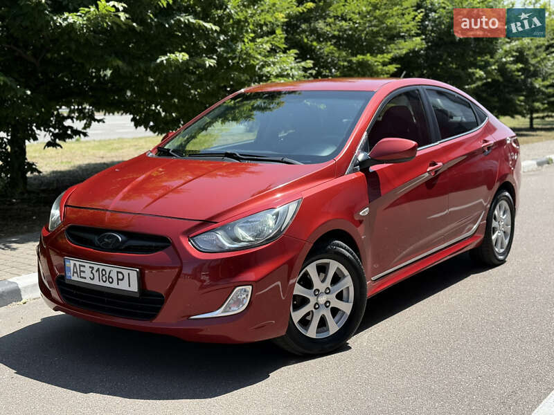Hyundai Accent 2012