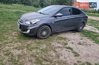 Седан Hyundai Accent 2012 в Сумах