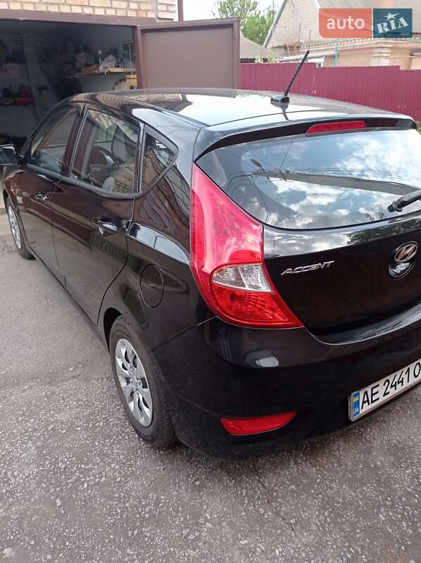 Хетчбек Hyundai Accent 2016 в Кривому Розі