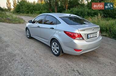 Седан Hyundai Accent 2013 в Хотині
