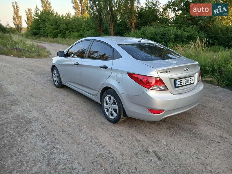 Седан Hyundai Accent 2013 в 