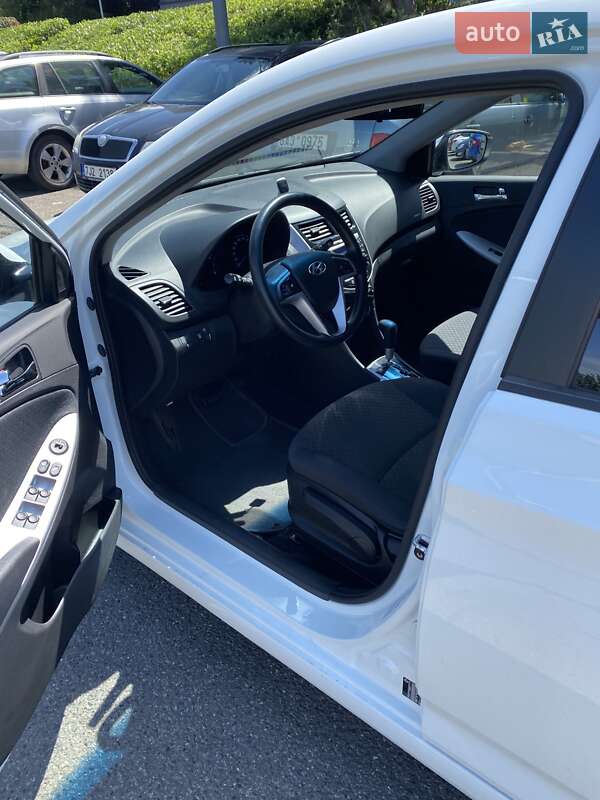 Хетчбек Hyundai Accent 2012 в Харкові