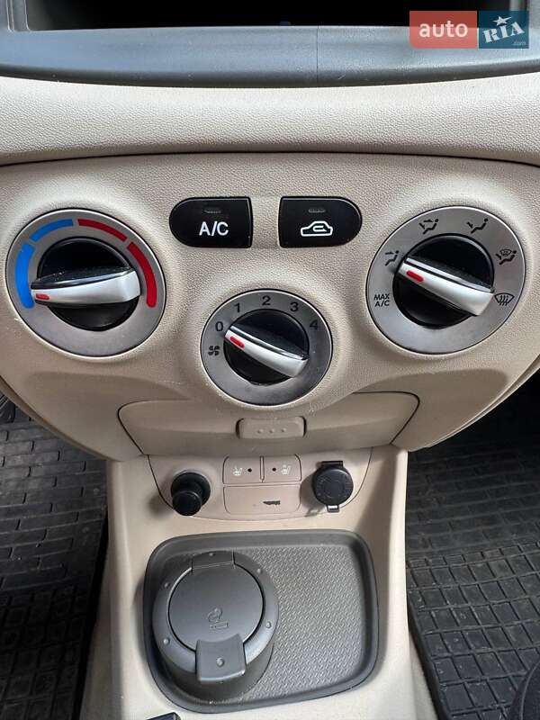 Седан Hyundai Accent 2008 в Харькове