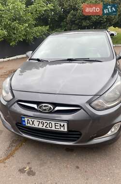Хэтчбек Hyundai Accent 2013 в Чернигове