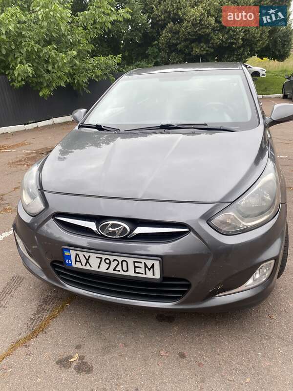 Hyundai Accent 2013