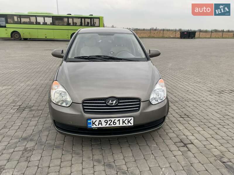 Седан Hyundai Accent 2010 в Днепре
