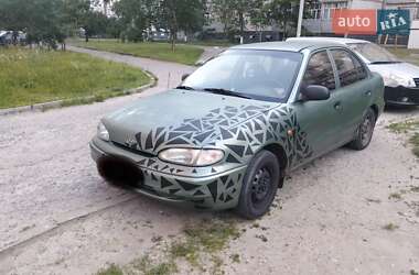 Седан Hyundai Accent 1995 в Сумах
