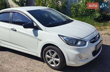 Седан Hyundai Accent 2013 в 