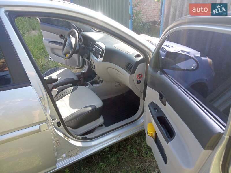 Седан Hyundai Accent 2008 в Варві