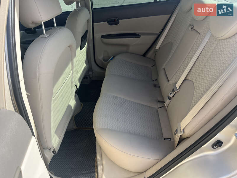 Седан Hyundai Accent 2009 в Запорожье