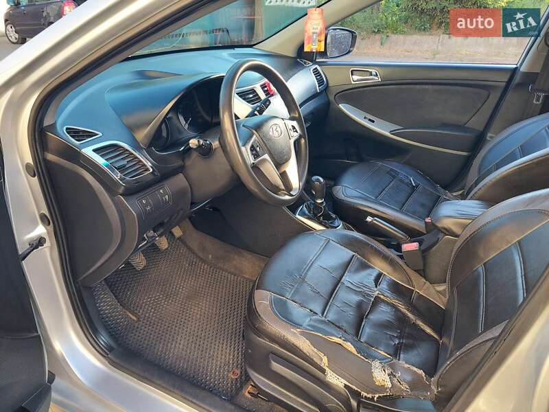 Седан Hyundai Accent 2011 в Львове